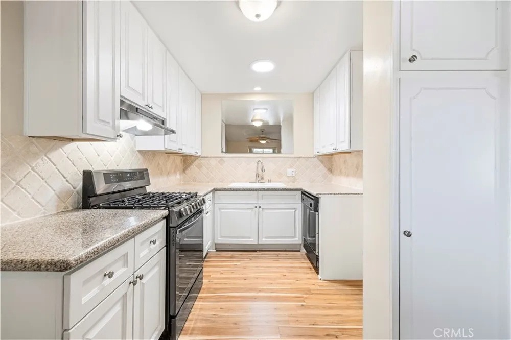 19231 Avenue Of The Oaks #A Newhall, CA 91321