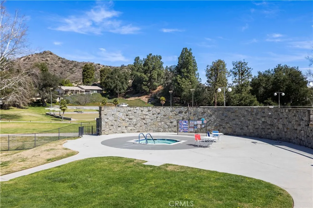 19231 Avenue Of The Oaks #A Newhall, CA 91321