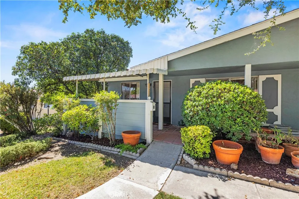 19231 Avenue Of The Oaks #A Newhall, CA 91321