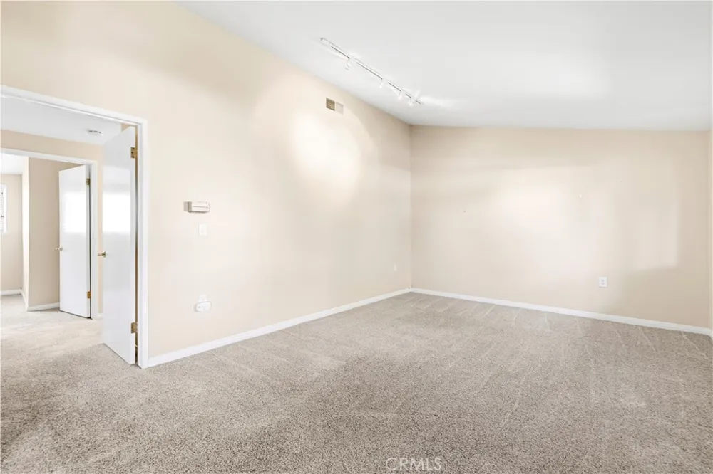 19231 Avenue Of The Oaks #A Newhall, CA 91321