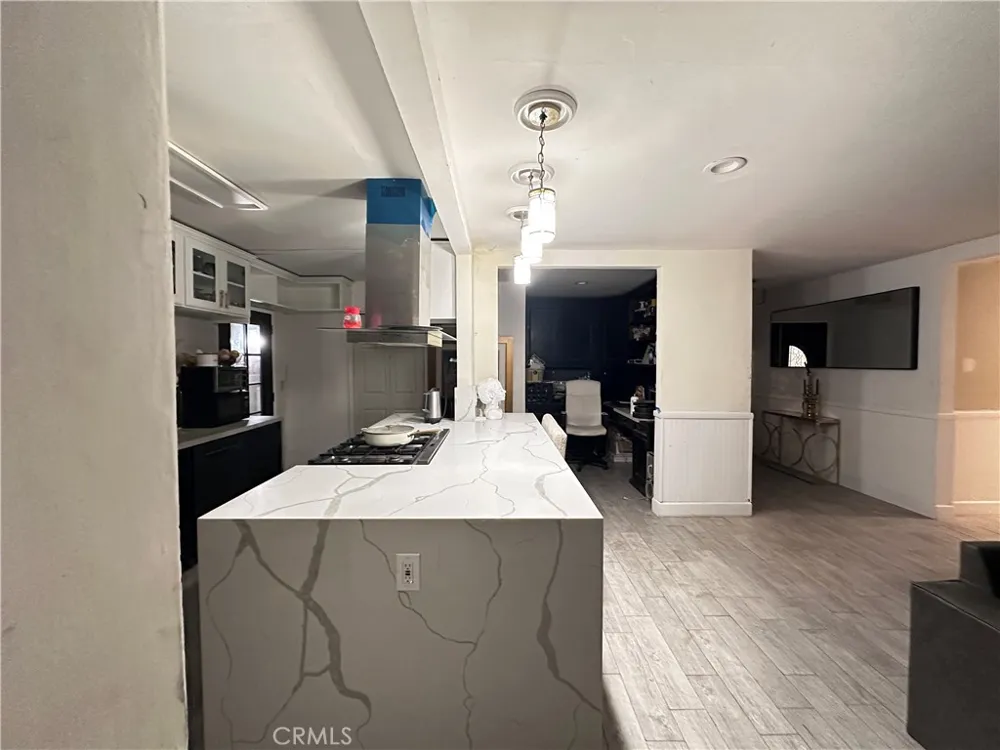 19149 Malden Street Northridge, CA 91324