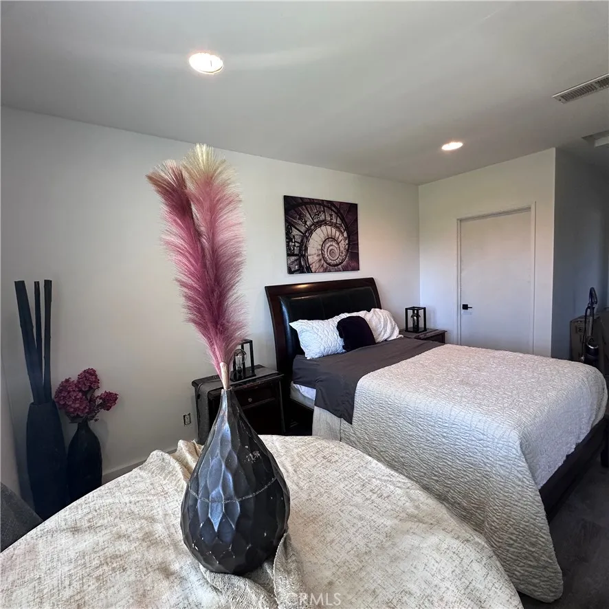 19149 Malden Street Northridge, CA 91324