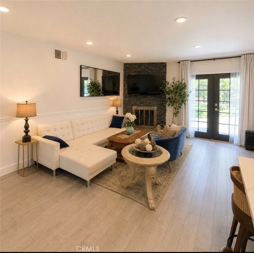 19149 Malden Street Northridge, CA 91324