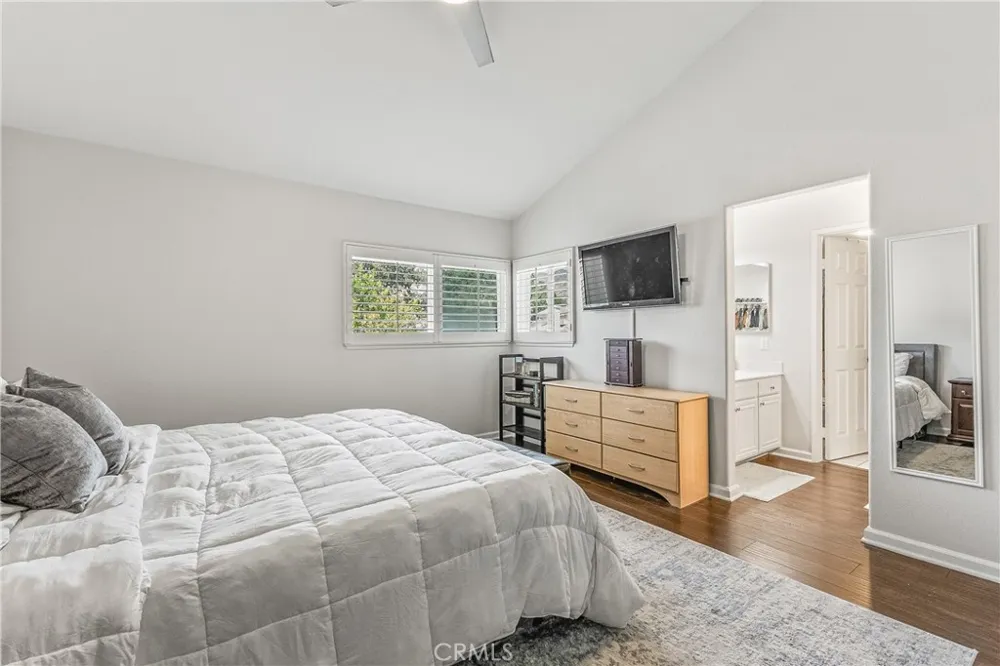 6017 Oldenberg Simi Valley, CA 93063