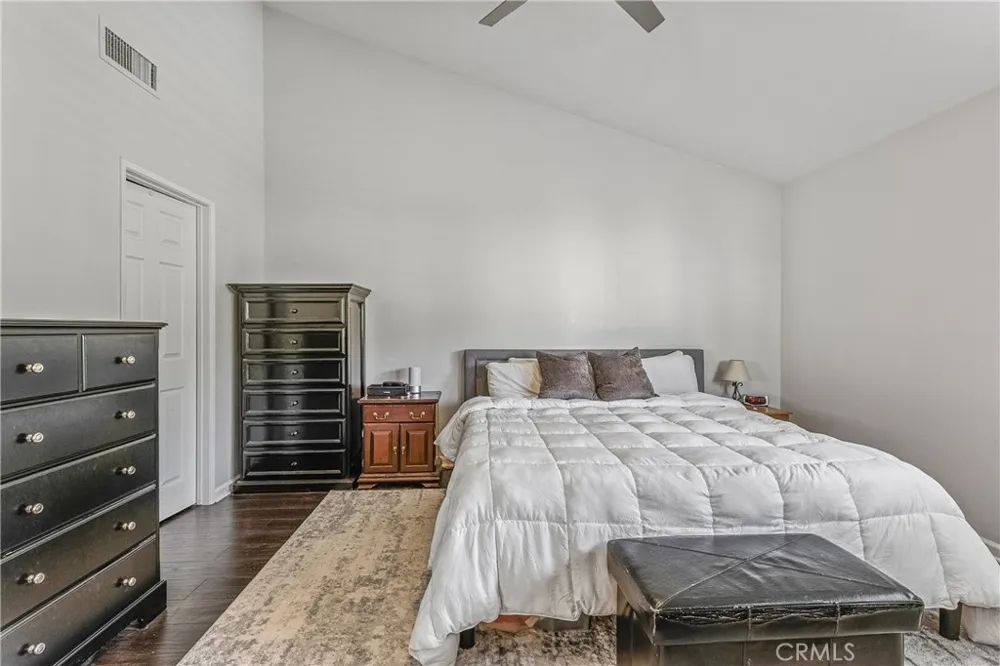 6017 Oldenberg Simi Valley, CA 93063