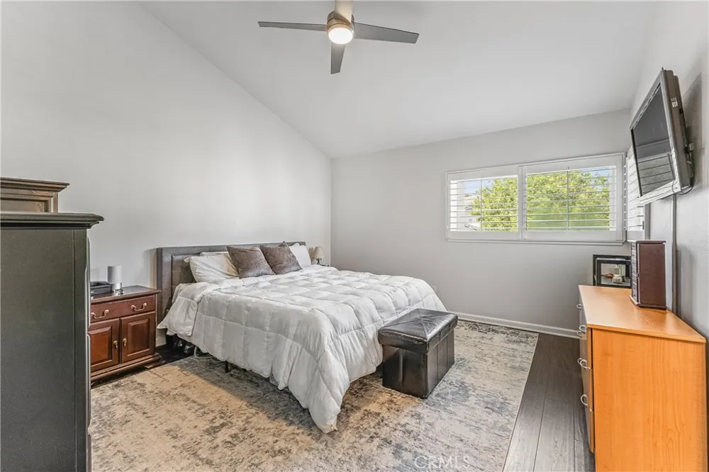 6017 Oldenberg Simi Valley, CA 93063