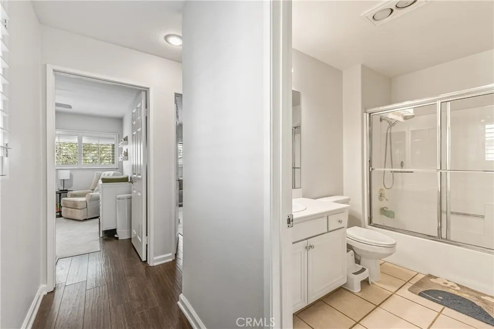6017 Oldenberg Simi Valley, CA 93063
