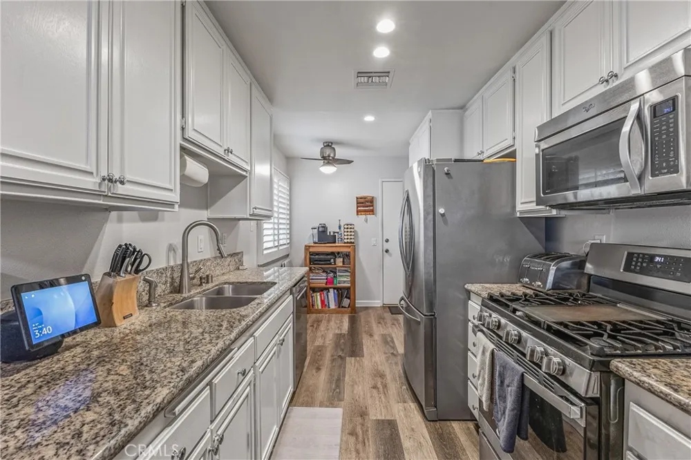 6017 Oldenberg Simi Valley, CA 93063