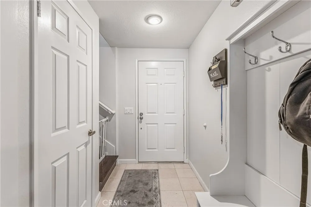 6017 Oldenberg Simi Valley, CA 93063