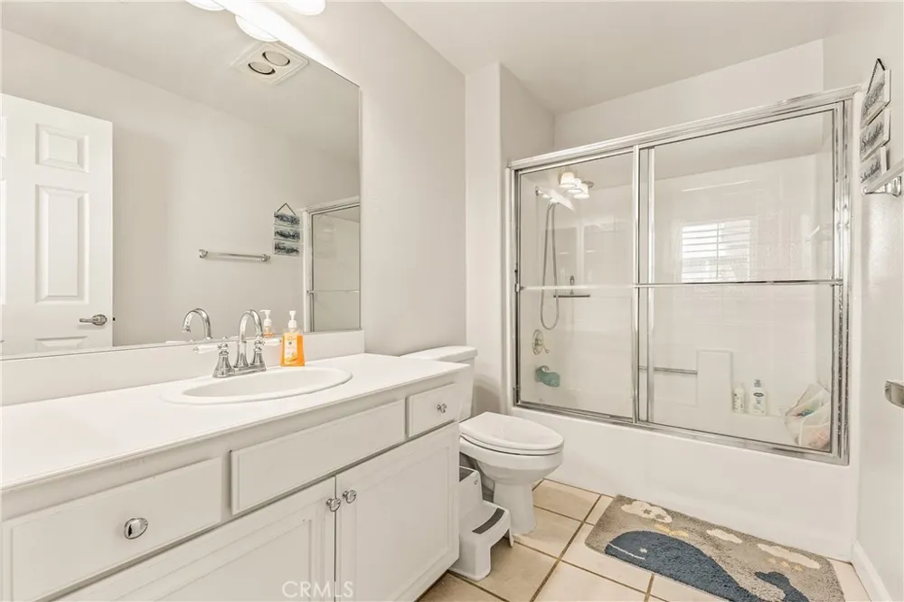 6017 Oldenberg Simi Valley, CA 93063
