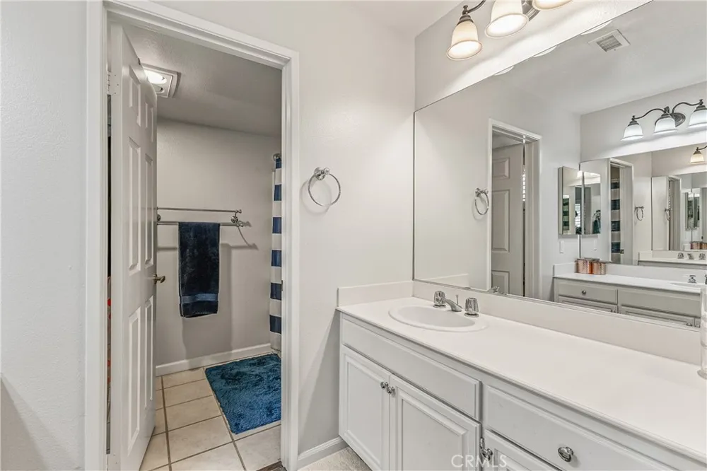 6017 Oldenberg Simi Valley, CA 93063