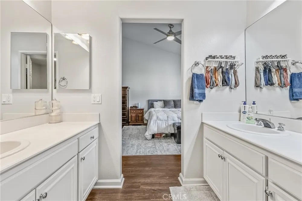 6017 Oldenberg Simi Valley, CA 93063