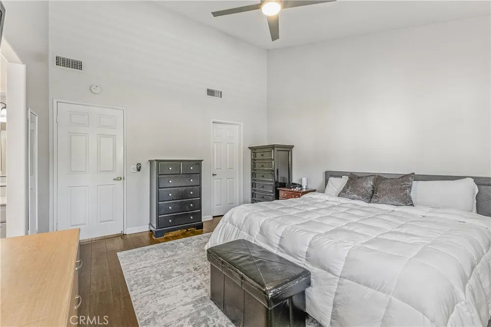 6017 Oldenberg Simi Valley, CA 93063
