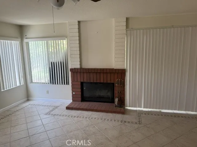 44436 Shadowcrest Lancaster, CA 93536