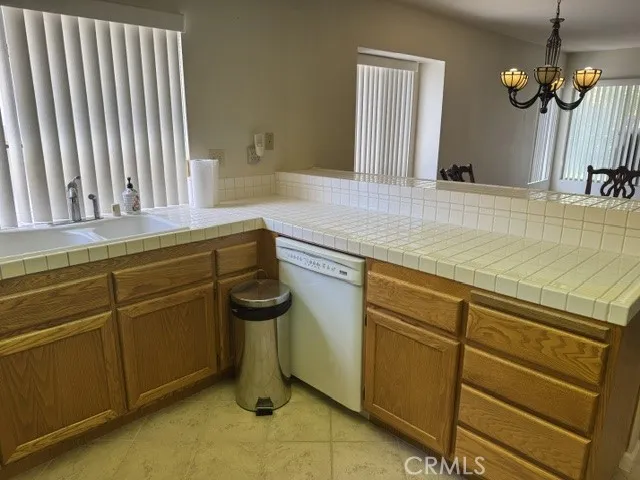 44436 Shadowcrest Lancaster, CA 93536