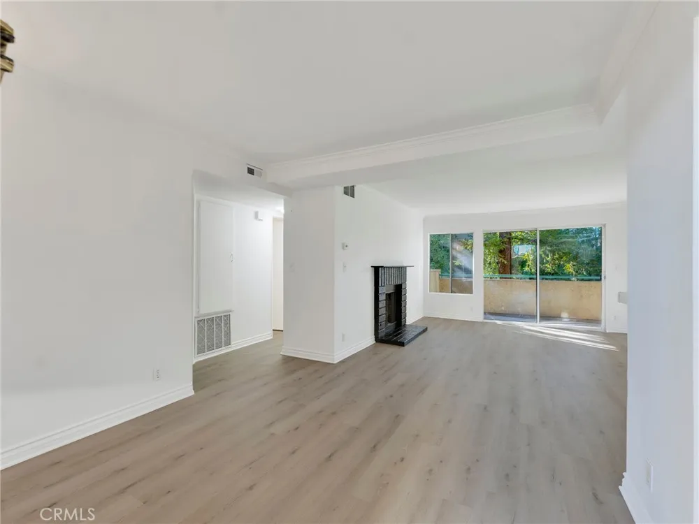 7800 Topanga Canyon Boulevard #216 Canoga Park, CA 91304