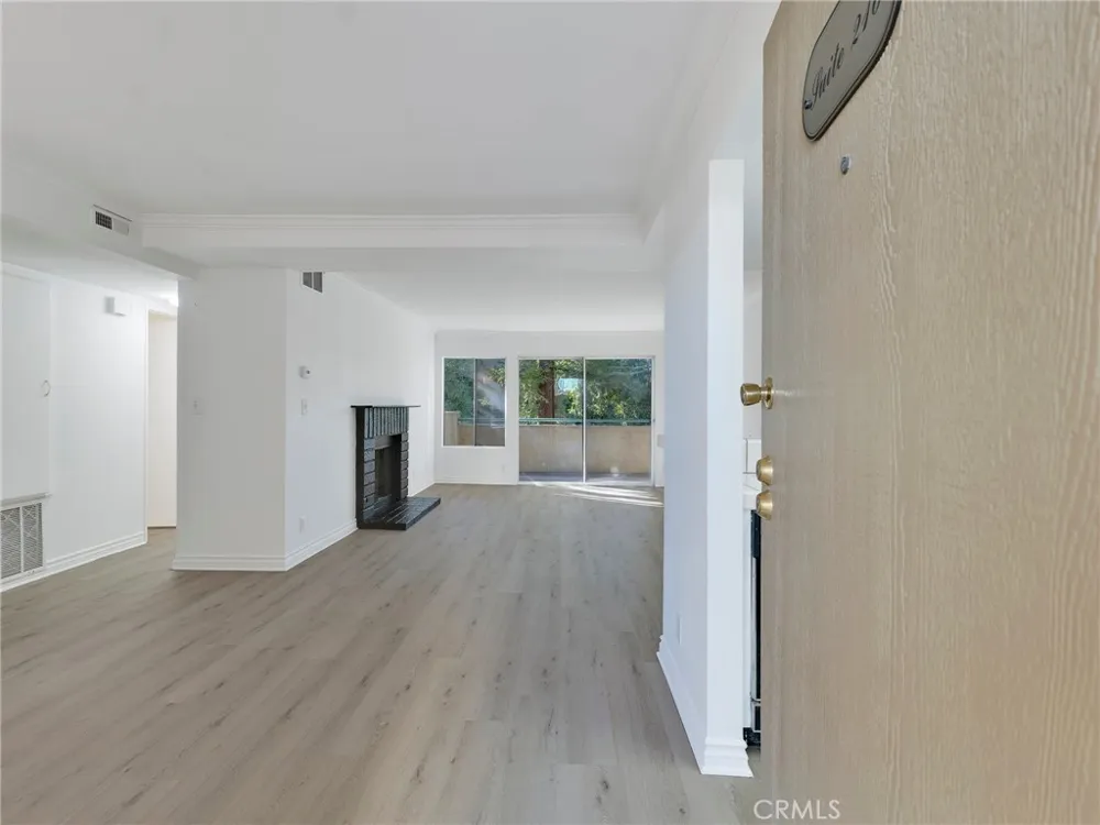 7800 Topanga Canyon Boulevard #216 Canoga Park, CA 91304