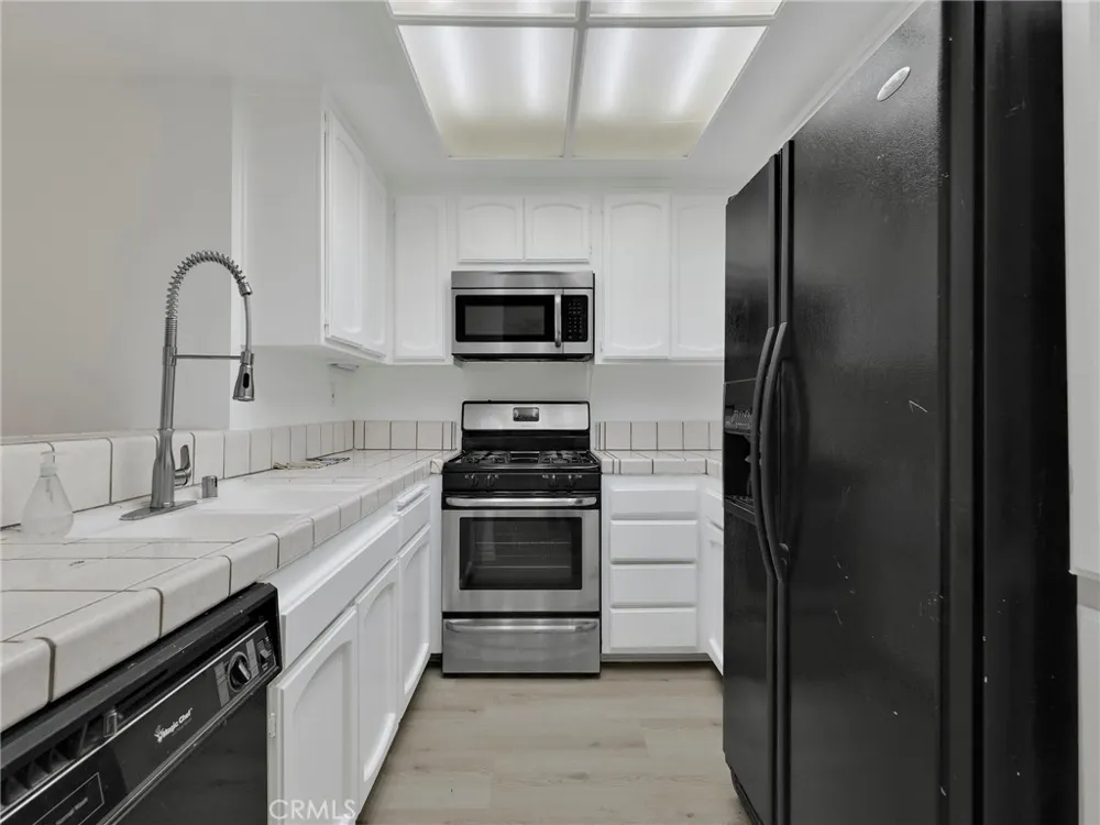 7800 Topanga Canyon Boulevard #216 Canoga Park, CA 91304