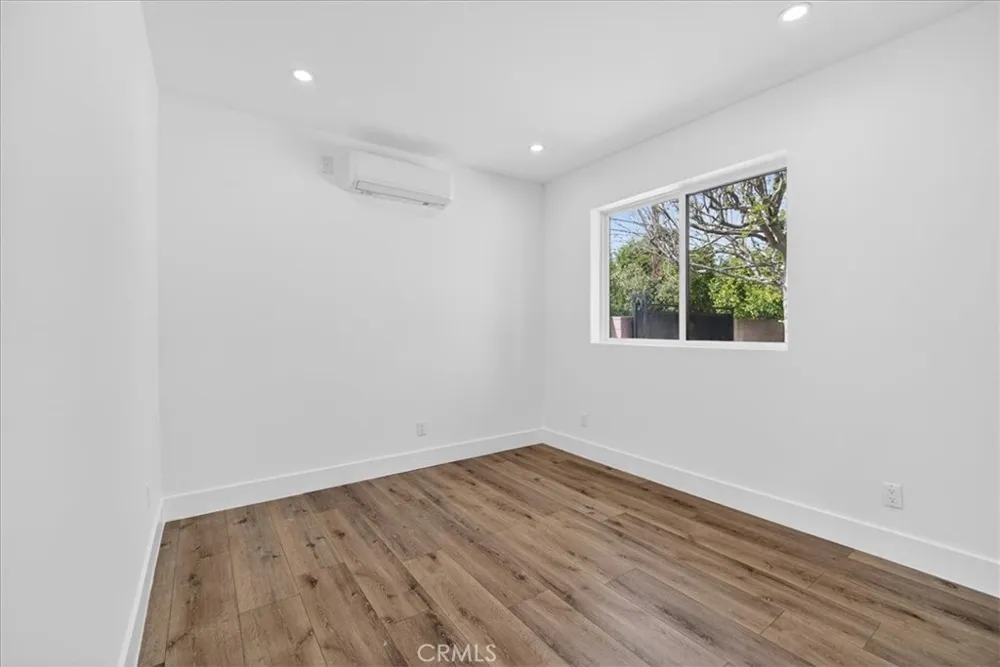 7053 Fallbrook Avenue West Hills, CA 91307