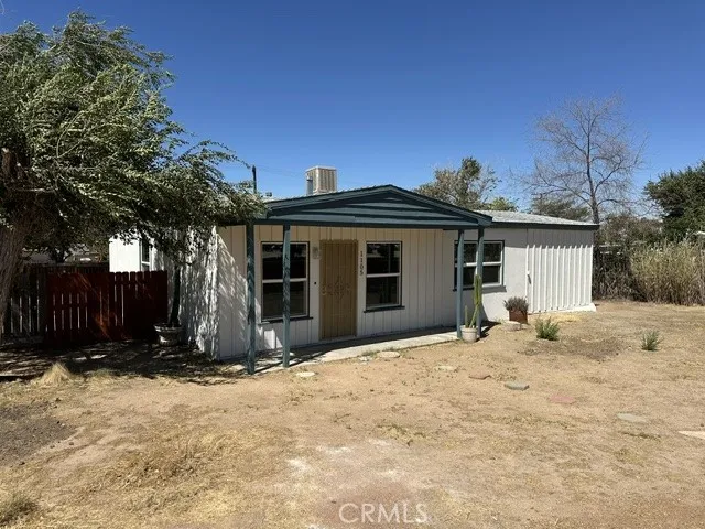 1105 Elizabeth lake Road Palmdale, CA 93551