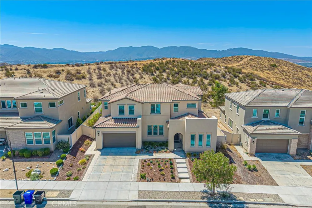 17730 Hillside Way Saugus, CA 91350
