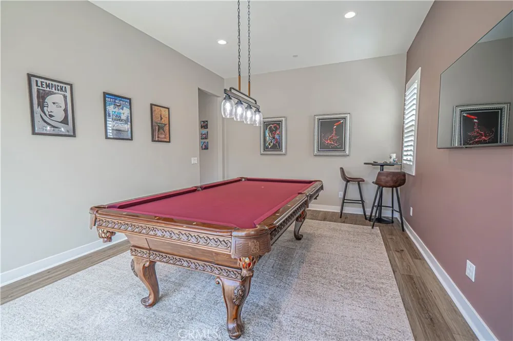 17730 Hillside Way Saugus, CA 91350