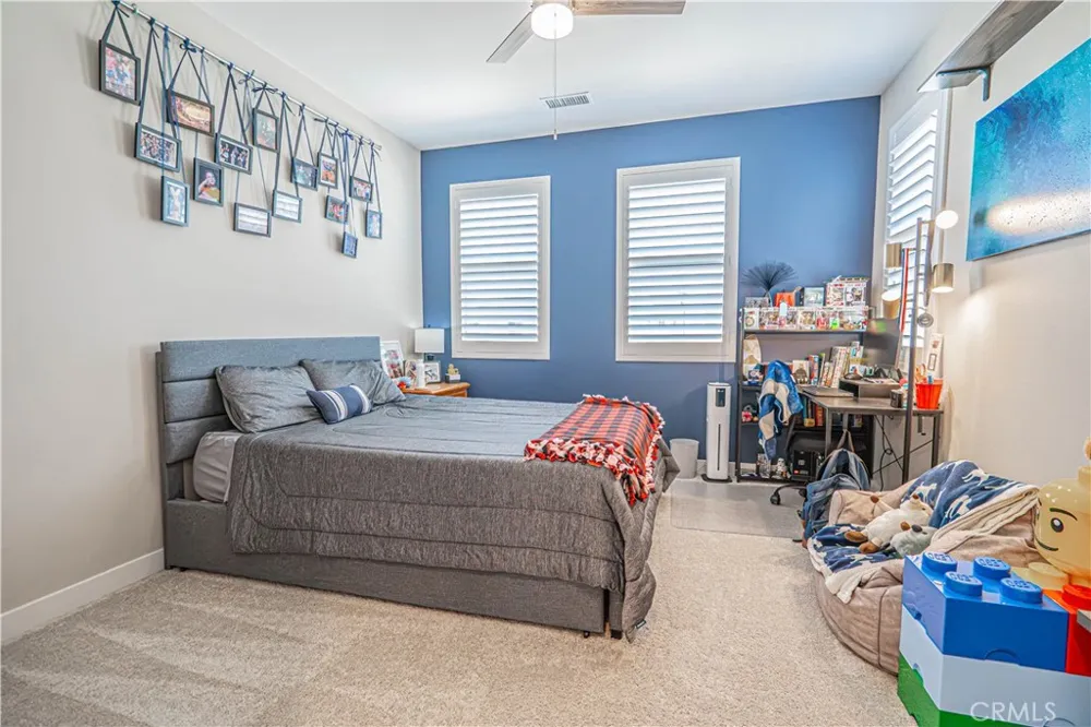 17730 Hillside Way Saugus, CA 91350
