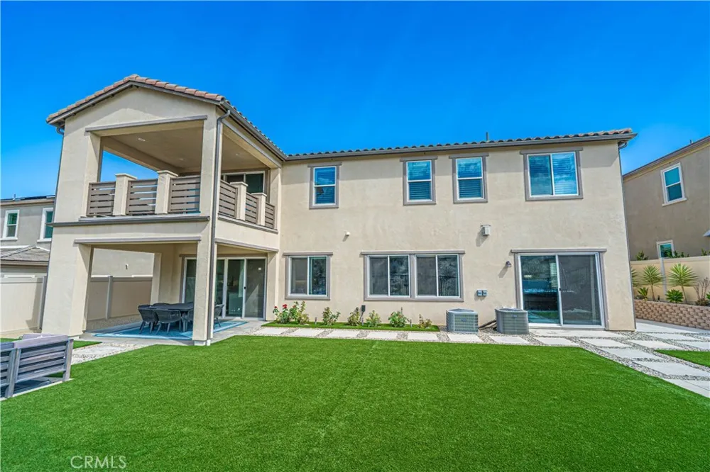 17730 Hillside Way Saugus, CA 91350