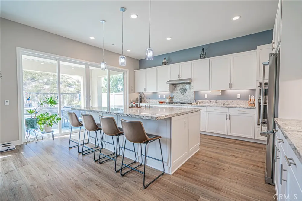 17730 Hillside Way Saugus, CA 91350