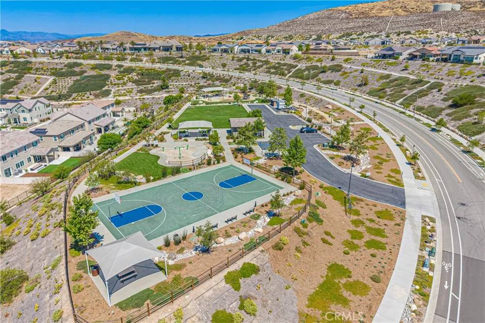 17730 Hillside Way Saugus, CA 91350