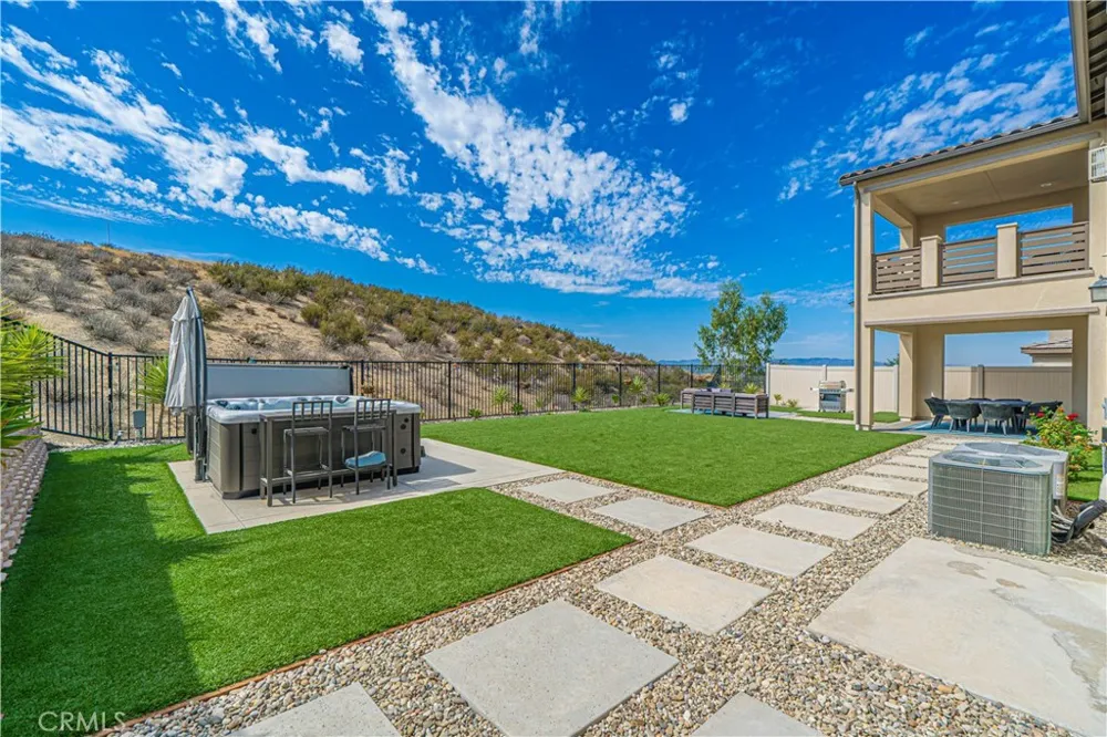 17730 Hillside Way Saugus, CA 91350