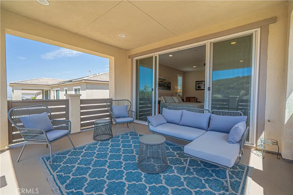 17730 Hillside Way Saugus, CA 91350