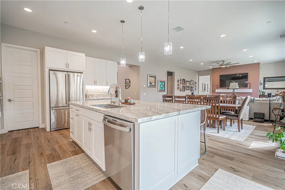 17730 Hillside Way Saugus, CA 91350