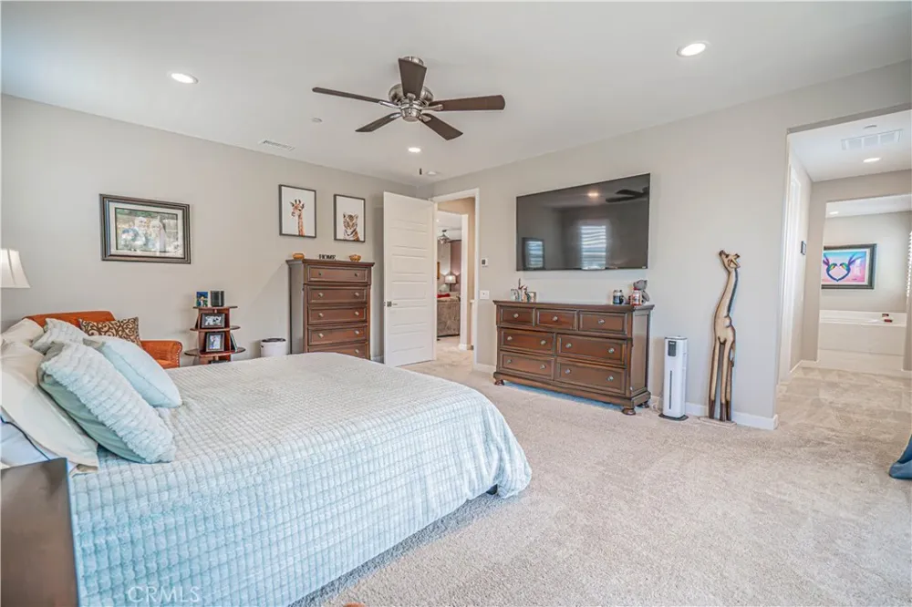 17730 Hillside Way Saugus, CA 91350