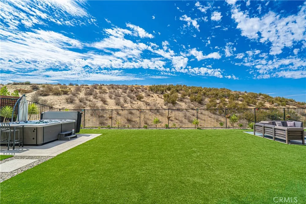 17730 Hillside Way Saugus, CA 91350