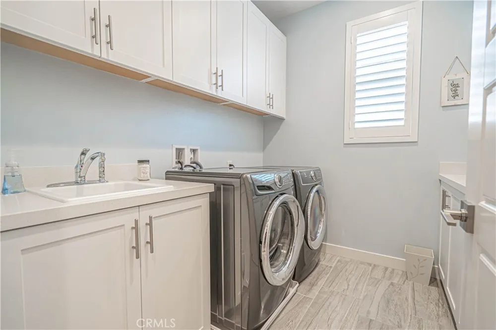 17730 Hillside Way Saugus, CA 91350