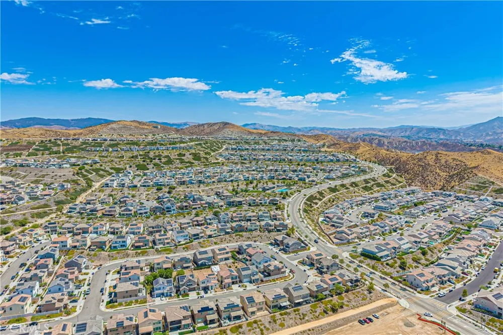 17730 Hillside Way Saugus, CA 91350