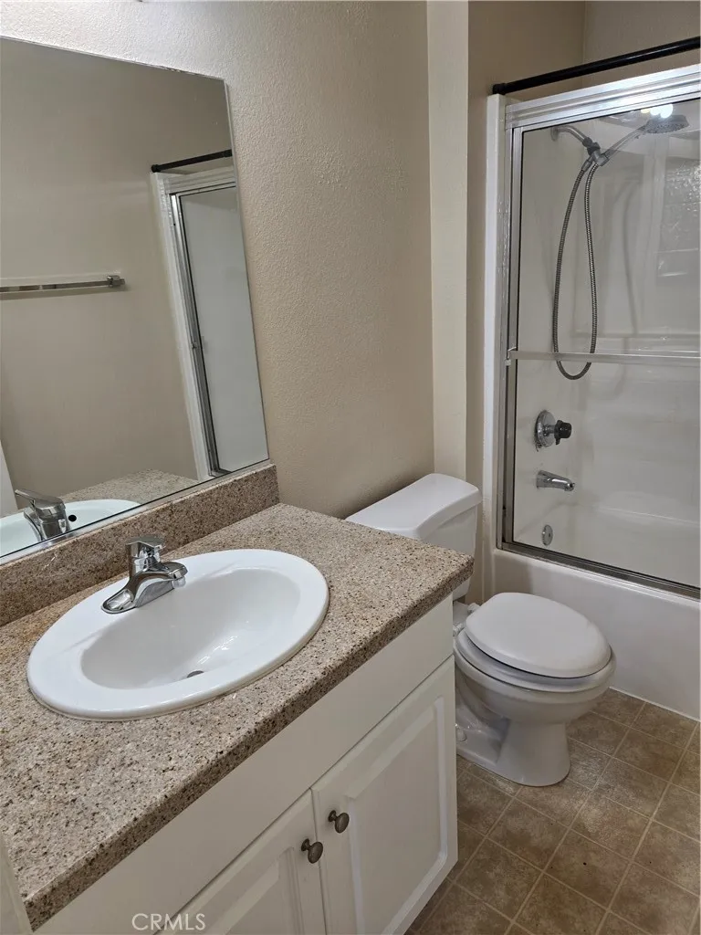 5520 Owensmouth Woodland Hills, CA 91367
