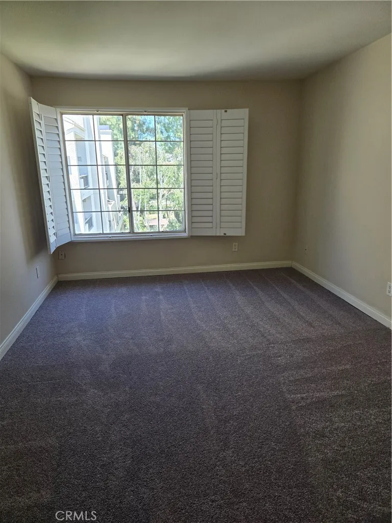 5520 Owensmouth Woodland Hills, CA 91367
