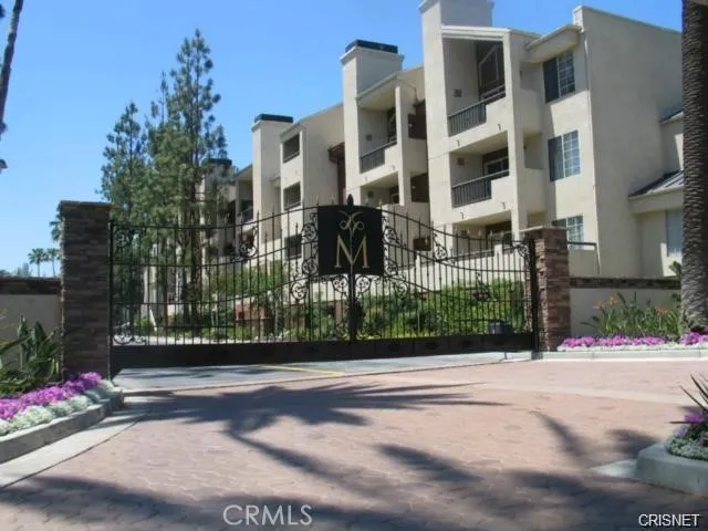 5520 Owensmouth Woodland Hills, CA 91367