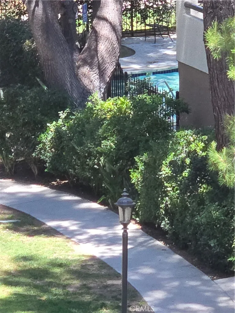 5520 Owensmouth Woodland Hills, CA 91367