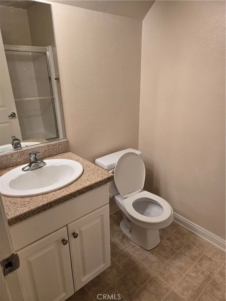 5520 Owensmouth Woodland Hills, CA 91367