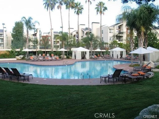 5520 Owensmouth Woodland Hills, CA 91367
