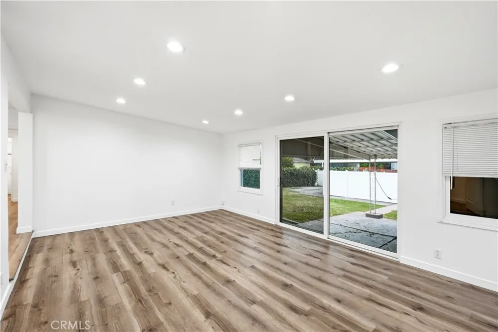 19550 Vanowen Reseda, CA 91335
