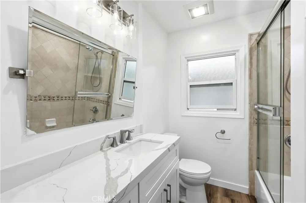 19550 Vanowen Reseda, CA 91335