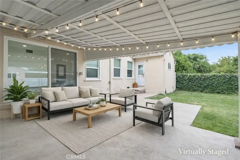 19550 Vanowen Reseda, CA 91335