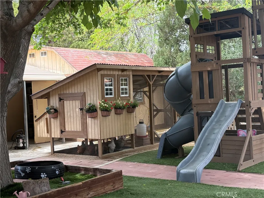 661 E J10 AVENUE Lancaster, CA 93535