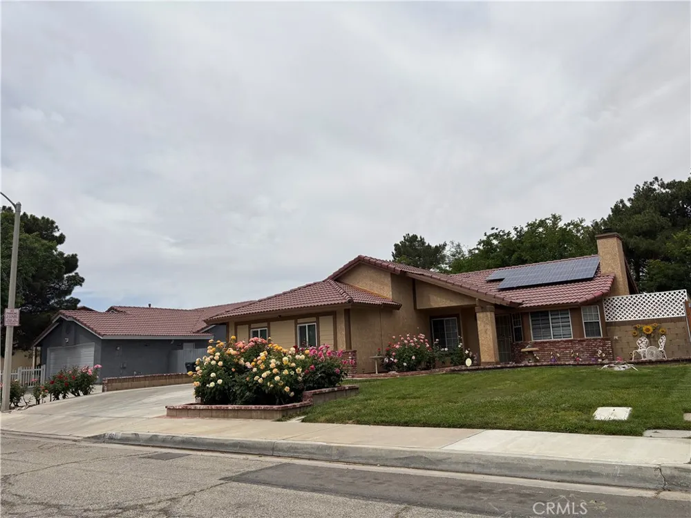 661 E J10 AVENUE Lancaster, CA 93535