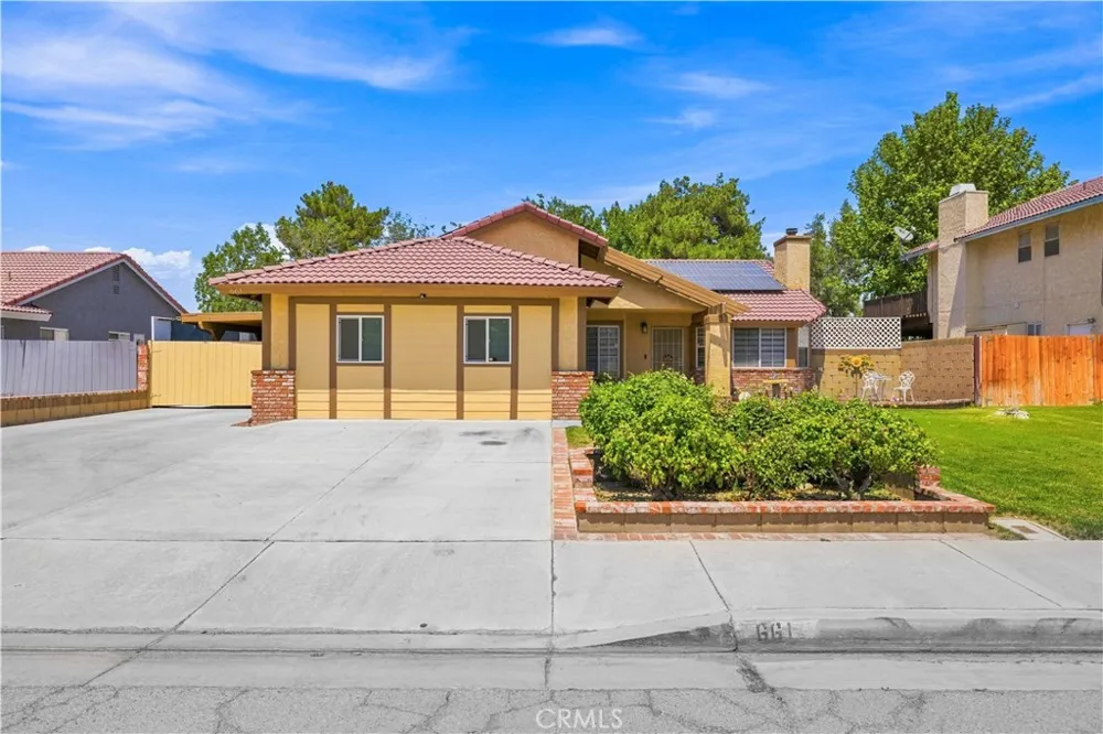 661 E J10 AVENUE Lancaster, CA 93535