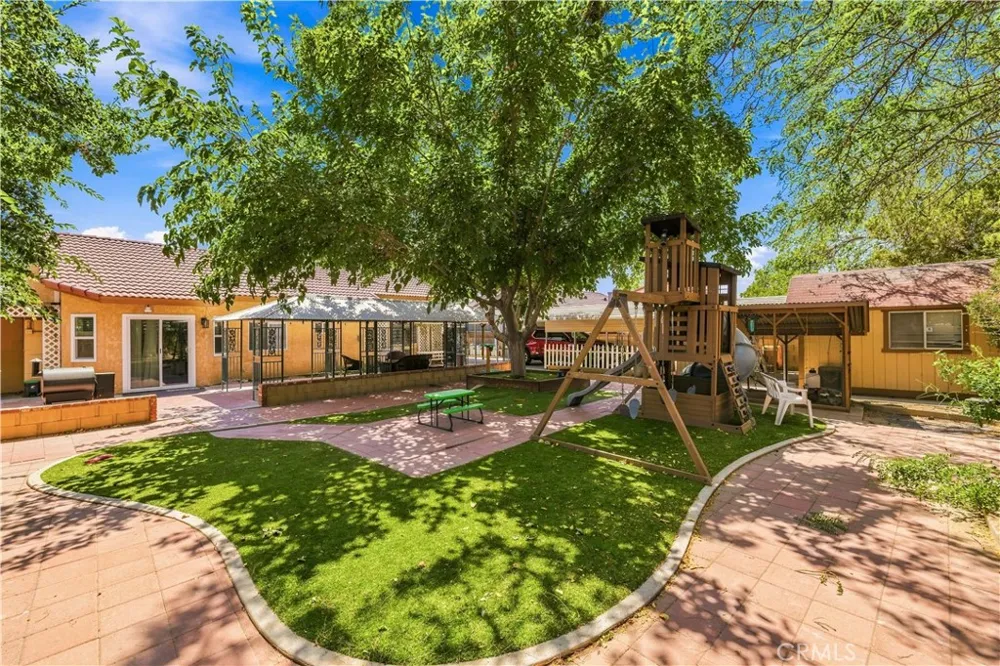 661 E J10 AVENUE Lancaster, CA 93535